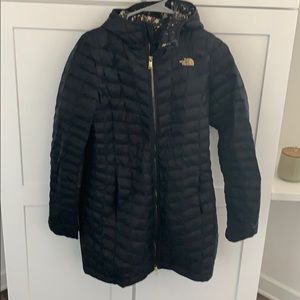 Women’s north face thermoball black jacket